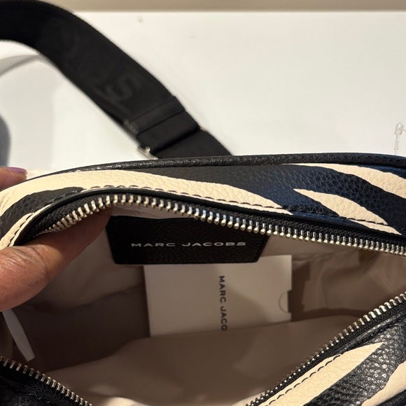 Marc Jacobs Zebra Stripe Camara Bag NWT - Picture 3 of 7